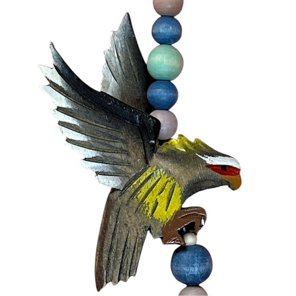 Vintage Unique Wooden Beaded Necklace With A Hand Carved & Painted Bird - Picture 2 of 14